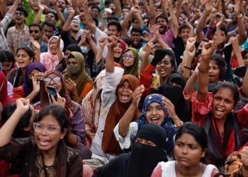 Bangladeş’te halk isyanı