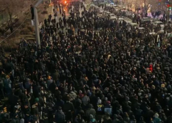 İran: Umut isyanda! Kurtuluş devrimde!